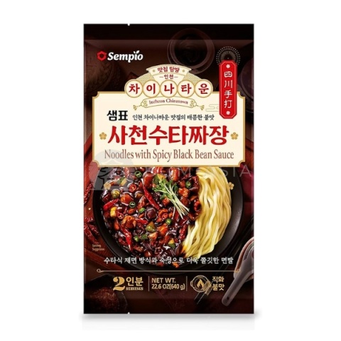 Makaron z sosem z czarnej fasoli Jjajang (Jajangmyeon) 640g SEMPIO 640g